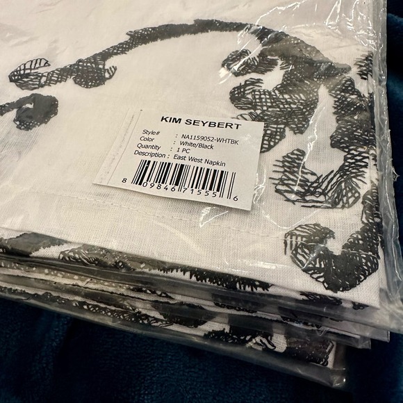 Kim Seybert Cotton Napkins Set of 4 East West Embroidered Black White New - Picture 4 of 9